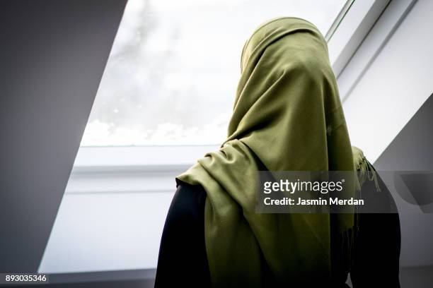 pretty muslim girl - hijab student stock pictures, royalty-free photos & images