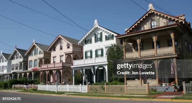 row of houses - condado de cape may imagens e fotografias de stock