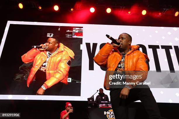 Yo Gotti performs onstage at the 2017 Hot for the Holidays concert at Prudential Center on December 14, 2017 in Newark, New Jersey.