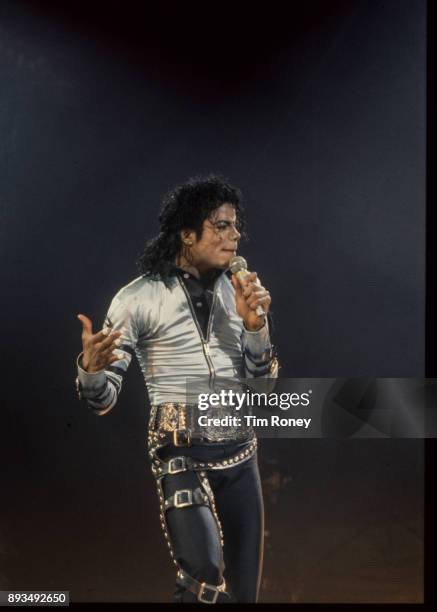 228 Michael Jackson Wembley 1988 Photos High Res Pictures Getty Images 228-michael-jackson-wembley-1988-photos-high-res-pictures-getty-images