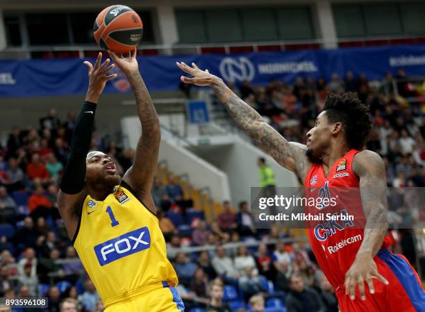 Deshaun Thomas, #1 of Maccabi Fox Tel Aviv competes with Will Clyburn, #21 of CSKA Moscow in action during the 2017/2018 Turkish Airlines EuroLeague...