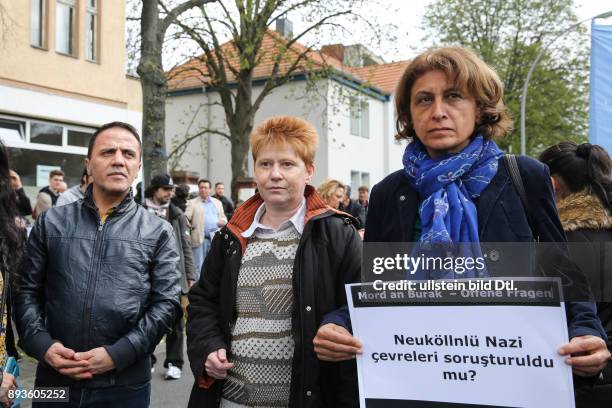 Die Politker Hakan Tas , Petra Pau und Canan Bayram bei der Protestveranstaltung // The Politicans Hakan Tas , Petra Pau and Canam Bayram at the...