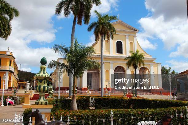 Iglesia de la Santísima Kirche / Kathedrale -Plaza Mayor Trinidad ist eine Stadt in der Provinz Sancti Spíritus / Kuba Cuba Urlaub Republica de Cuba...