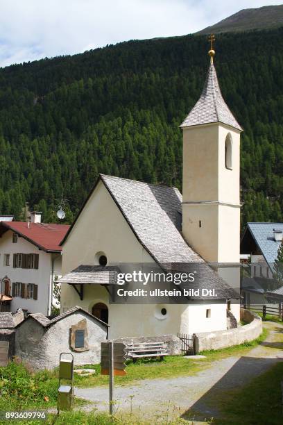 Alte Pfarrkirche Sulden ist ein Bergdorf mit etwa 400 Einwohnern im Suldental im westlichen Teil Südtirols . Es gehoert zur Gemeinde Stilfs, liegt...