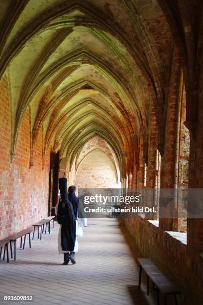 Kloster Chorin / Das ehemalige Zisterzienserkloster gehoert zu den bedeutendsten Baudenkmalen der frühen Backsteingotik in Brandenburg. Wegen der...