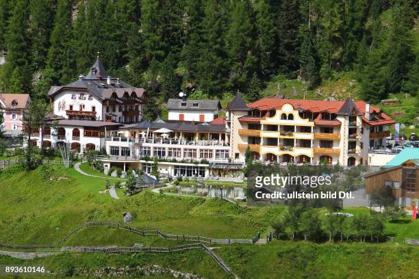 Hotel Zur Post Sulden ist ein Bergdorf mit etwa 400 Einwohnern im Suldental im westlichen Teil Südtirols . Es gehoert zur Gemeinde Stilfs, liegt auf...