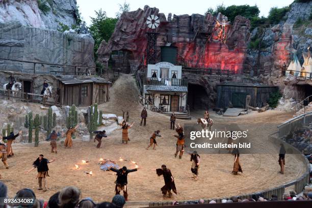 Premiere der Inszenierung "Unter Geiern - Der Geist des Llano Estacado" mit Premierenfeier in Bad Segeberg