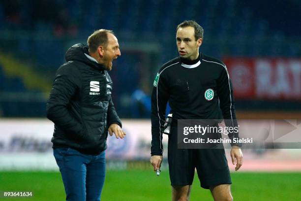 Coach Torsten Lieberknecht of Braunschweig and Referee Patrick Alt during the Second Bundesliga match between Eintracht Braunschweig and Fortuna...