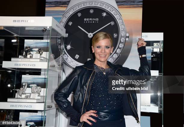 Eröffnung _Bering Uhren_Europapassage Hamburg Eva Habermann Model und Schauspielerin