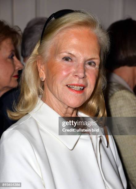 Gerfti 131 Gerti Hollmann Stock Photos, High-Res Pictures, and Images - Getty ...