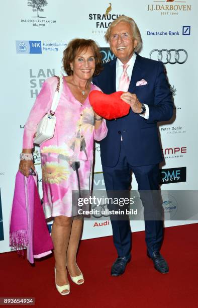 Gala "Das Herz im Zentrum" am 09. 06. 2016 im Börsensaal, Handelskammer Hamburg Foto : Manfred Baumann und Ehefrau Katharina