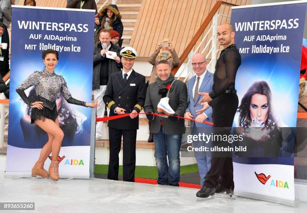 Hamburgs höchste Eislaufbahn an Bord von AIDAprima eröffnet Winterspaß in Kooperation mit HOLIDAY ON ICE 12. November 2016 Salome Casabona Studer...