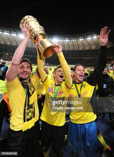 Endspiel, Saison 2011/2012 - FUSSBALL DFB POKAL FINALE SAISON 2011/2012 Borussia Dortmund - FC Bayern Muenchen Mats Hummels, Moritz Leitner, Torwart...