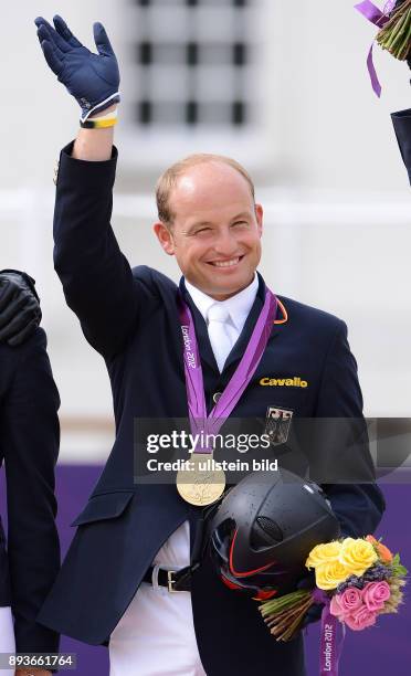 Olympia 2012 London Reiten Vielseitigkeit Siegerehrung: Doppel-Olympiasieger Michael Jung gewinnt Gold in der Einzel- und Mannschaftwertung