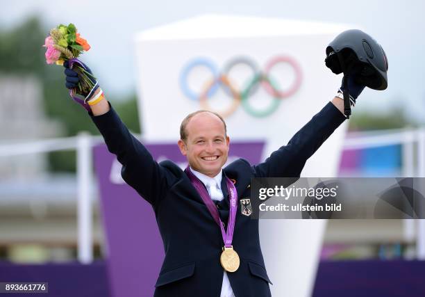 Olympia 2012 London Reiten Vielseitigkeit Siegerehrung: Doppel-Olympiasieger Michael Jung gewinnt Gold in der Einzel- und Mannschaftwertung