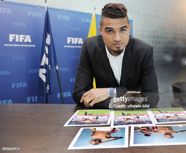 Kevin-Prince Boateng, Spieler des AC Mailand und ghanaischer Nationalspieler, besucht den FIFA-Präsidenten Sepp Blatter im Home of FIFA, um über das...