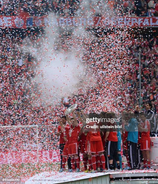 Fussball 1. Bundesliga Saison 2012/2013 34. Spieltag FC Bayern Muenchen - FC Augsburg JUBEL; Deutscher Meister 2012/2013 FC Bayern Muenchen...