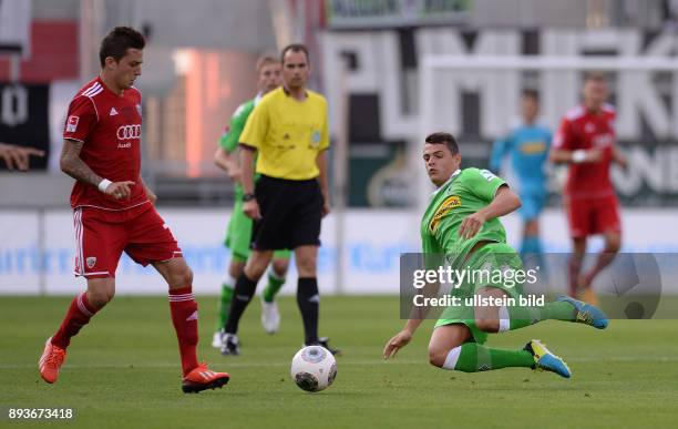 Bundesliga 2013/2014 Testspiel FC Ingolstadt 04 - Borussia Moenchengladbach Granit Xhaka gegen Christoph Knasmueller