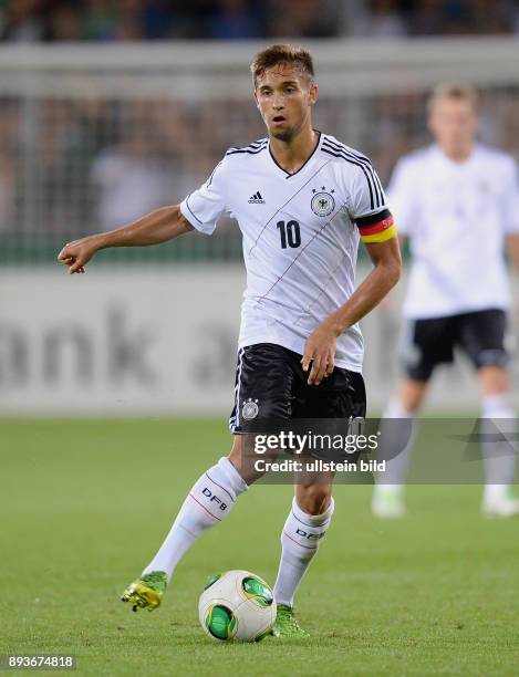 Laenderspiel Freundschaftsspiel U 21 Deutschland - Frankreich Moritz Leitner am Ball