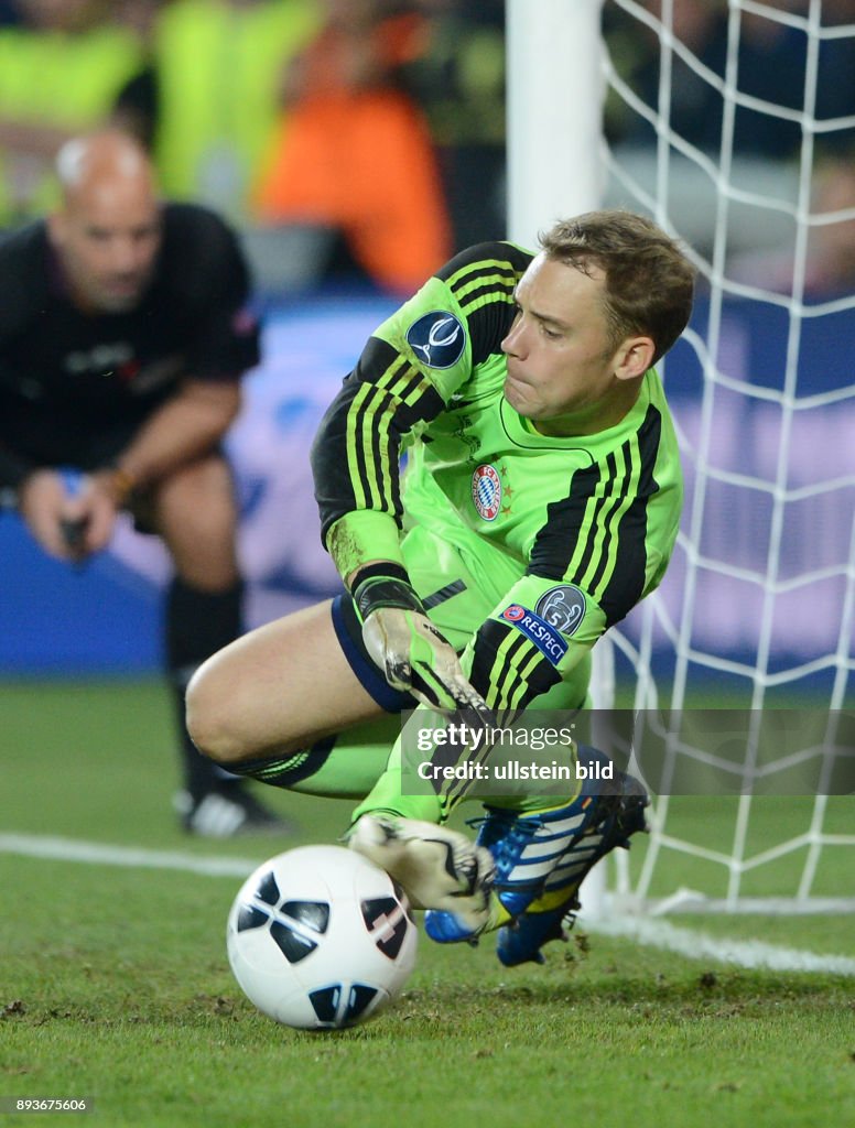 Fussball Supercup Finale 2013: JUBEL Torwart Manuel Neuer (FC Bayern Muenchen)