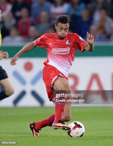 Freiburg - VfB Stuttgart Francis Coquelin am Ball