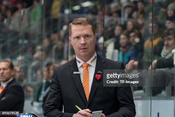 Head coach Mike Stewart of Augsburger Panther looks on during the DEL match between Augsburger Panther and Duesseldorfer EG on December 15, 2017 in...