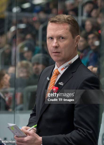 Head coach Mike Stewart of Augsburger Panther looks on during the DEL match between Augsburger Panther and Duesseldorfer EG on December 15, 2017 in...