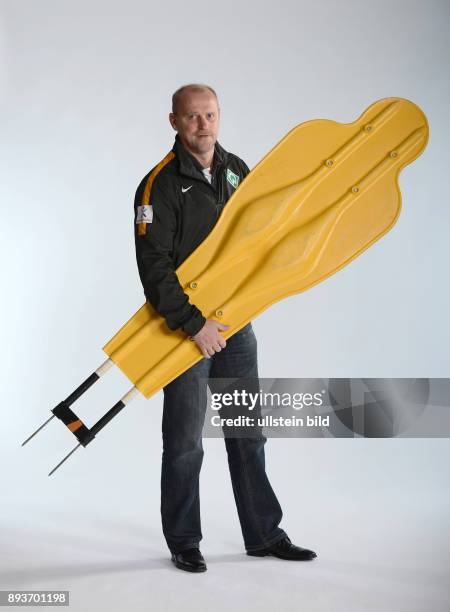 Trainer Thomas Schaaf im exklusiven Pressefoto ULMER Fotoshooting am