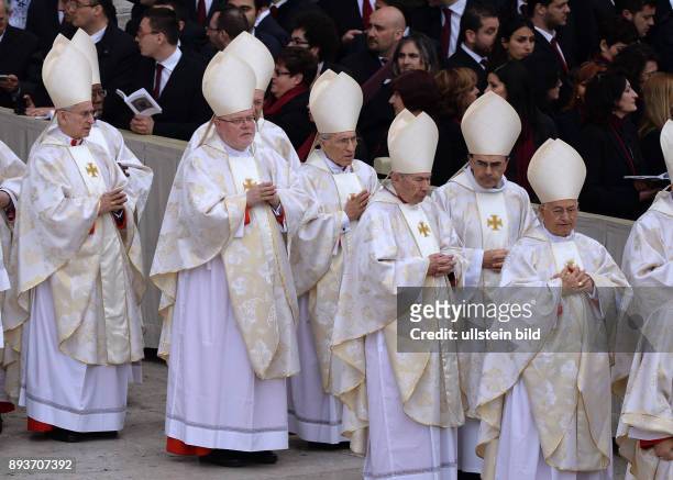 Rom, Vatikan Heiligsprechung Papst Johannes Paul II und Papst Johannes XXIII Erzbischof von Muenchen und Freising und Vorsitzender der Deutschen...