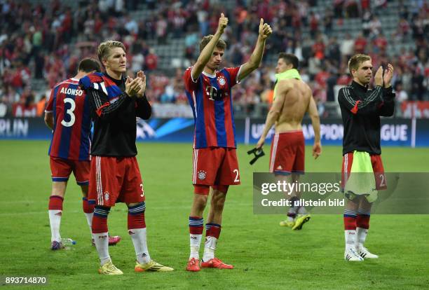 Bayern Muenchen - FC Barcelona Enttaeuschung FC Bayern Muenchen; Xabi Alonso, Bastian Schweinsteiger, Thomas Mueller, Robert Lewandowski und Philipp...