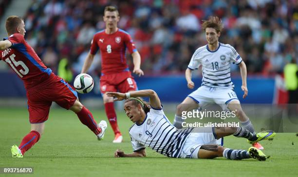 International UEFA U21-EUROPAMEISTERSCHAFT 2015 GRUPPENPHASE in Prag Tschechische Republik - Daenemark Yussuf Poulsen gegen Jan Baranek