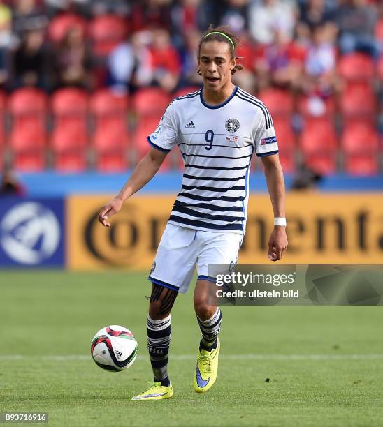 International UEFA U21-EUROPAMEISTERSCHAFT 2015 GRUPPENPHASE in Prag Tschechische Republik - Daenemark Yussuf Poulsen am Ball