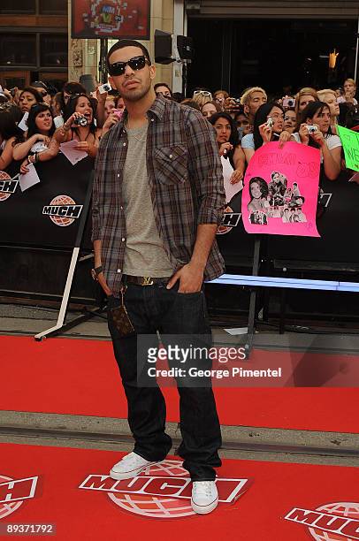 Drake arrives on the red carpet of the 20th Annual MuchMusic Video Awards at the MuchMusic HQ on June 21, 2009 in Toronto, Canada.