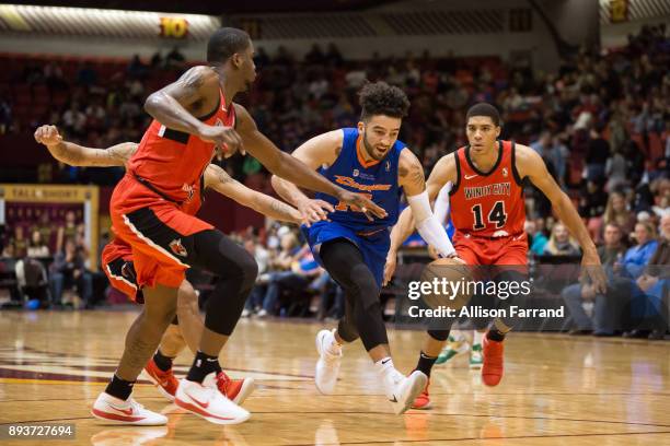 London Perrantes of the Canton Charge handles the ball against the Windy City Bulls on December 15, 2017 at the Canton Memorial Civic Center in...