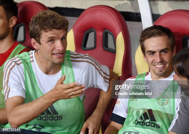 Testspiel Audi Football Summer Tour China 2015 FC Bayern Muenchen FC Bayern Muenchen - Guangzhou Evergrade Thomas Mueller und Philipp Lahm auf der...