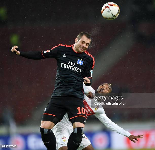 Fussball 1. Bundesliga Saison 2015/2016 19. Spieltag VfB Stuttgart - Hamburger SV Pierre-Michel Lasogga gegen Serey Geoffroy Die