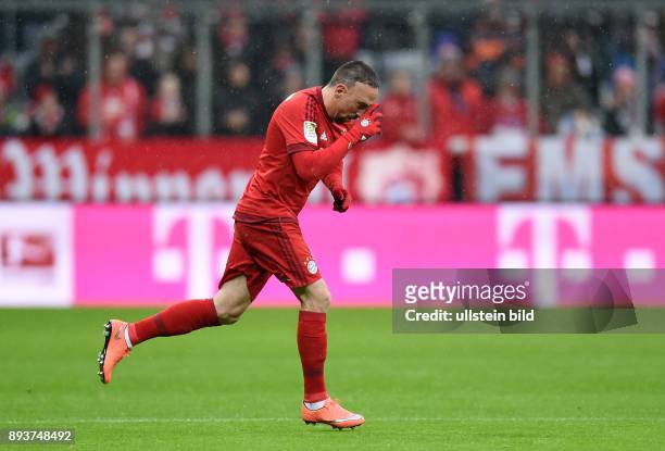 Bayern Muenchen - SV Darmstadt 98 Franck Ribery sprintet auf das Spielfeld nach seiner Einwechslung