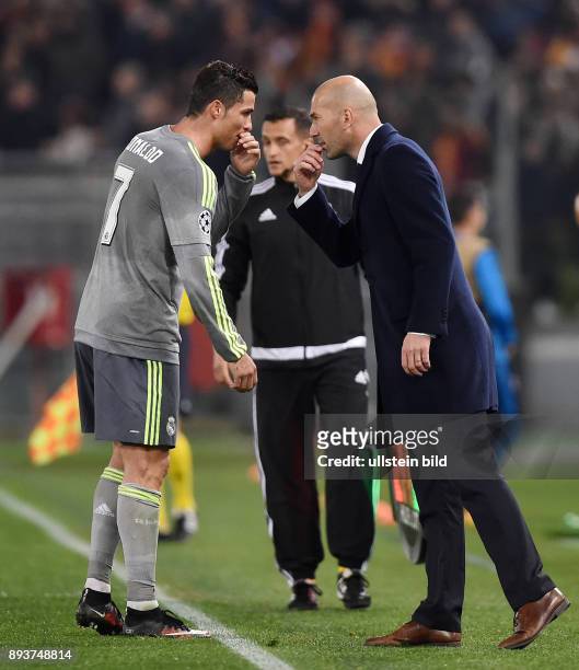 Rom - Real Madrid Trainer Zinedine Zidane mit Cristiano Ronaldo