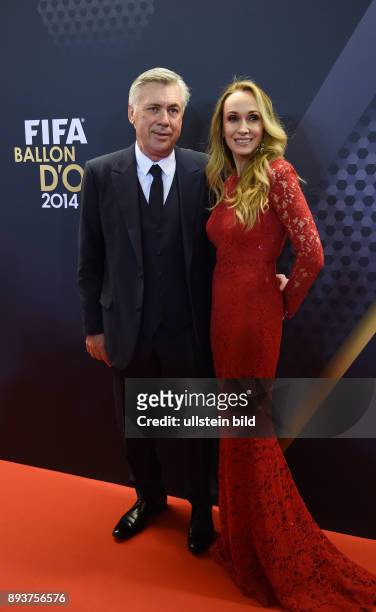 Fussball International FIFA Ballon d Or 2014 in Zuerich Carlo ANCELOTTI mit Frau Mariann Barrena McCLAY auf dem Roten Teppich.