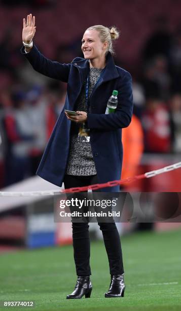 Arsenal London - FC Bayern Muenchen Teammanagerin Kathleen Krueger