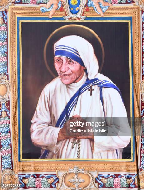 Rom, Vatikan Heiligsprechung von Mutter Teresa. Papst Franziskus I spricht Mutter Teresa 19 Kahre nach ihrem Tod heilig, ein Bild von Mutter Teresa...