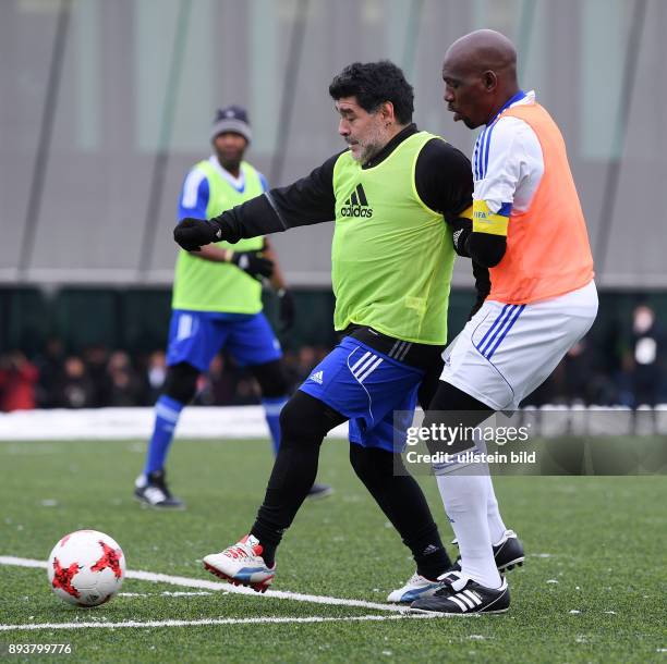 International beim Home of FIFA Legends Game 2017 Diego Maradona gegen Geremi