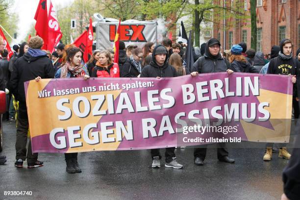 Berlin Demo , Soziales Berlin für alle. Rassisten stoppen! Bündnis soziales Berlin, gegen Diskriminierung,Asyl für alle Menschen, Arbeit und Bildung...