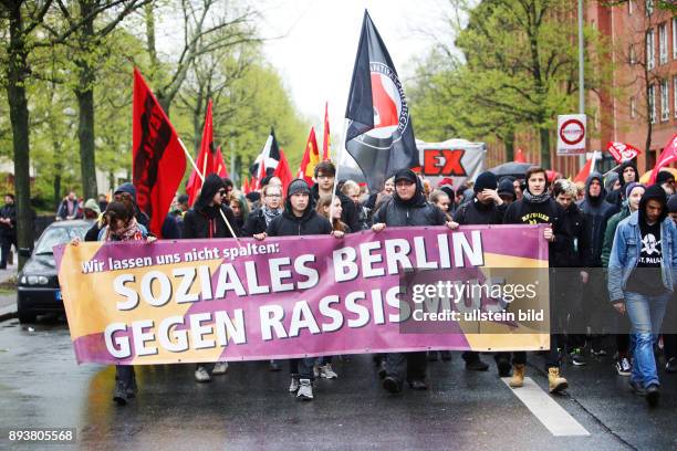 Berlin Demo , Soziales Berlin für alle. Rassisten stoppen! Bündnis soziales Berlin, gegen Diskriminierung,Asyl für alle Menschen, Arbeit und Bildung...