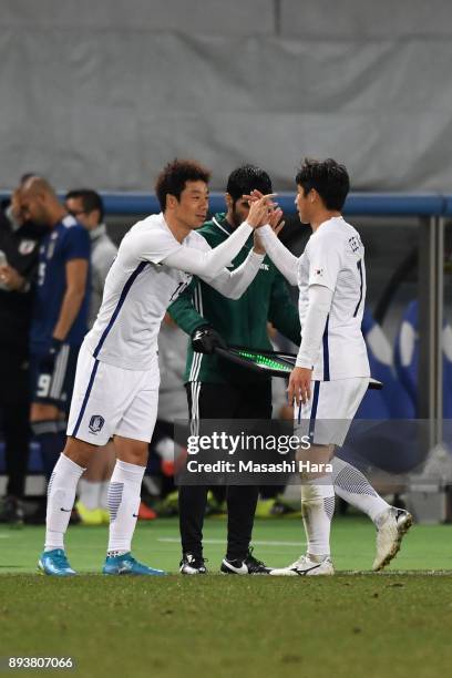 Lee Keunho of South Korea is replaced by Yeom Kihun during the EAFF E-1 Men's Football Championship between Japan and South Korea at Ajinomoto...