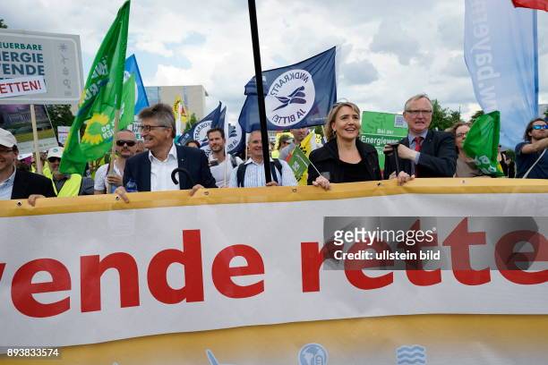 Berlin Demo , Energiewende retten!, Demonstration Bundesverband Erneuerbare Energien e.V. Und EEG Unterstützer, mit Simone Peters