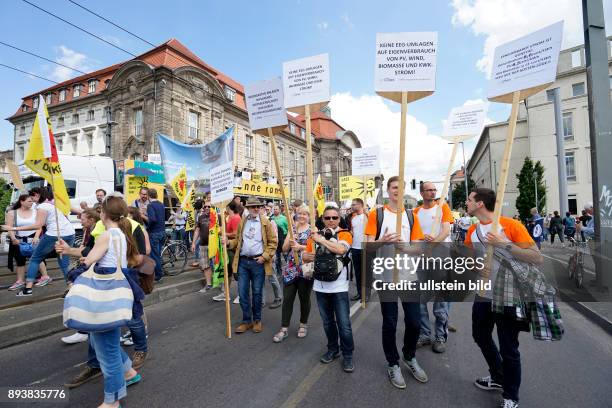 Berlin Demo , Energiewende retten!, Demonstration Bundesverband Erneuerbare Energien e.V. Und EEG Unterstützer, vor dem Wirtschaftsministerium