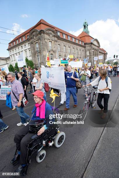 Berlin Demo , Energiewende retten!, Demonstration Bundesverband Erneuerbare Energien e.V. Und EEG Unterstützer, vor dem Wirtschaftsministerium