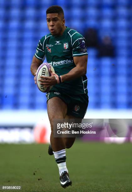 Ben Loader of London Irish in action during the European Rugby Challenge Cup match between London Irish and Stade Francais on December 16, 2017 in...