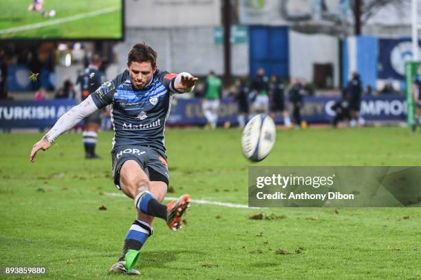 Rory Kockott of Castres during the European Champions Cup match between Racing 92 and Castres at Stade Yves Du Manoir on December 16, 2017 in Paris,...